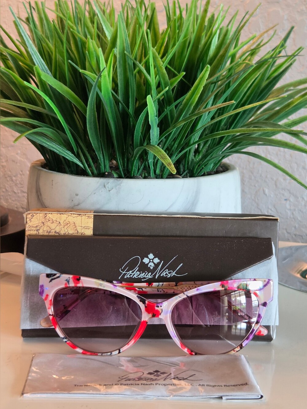 Patricia Nash Kelly Floral Cat Eye Sunglasses NIB Case & Cloth